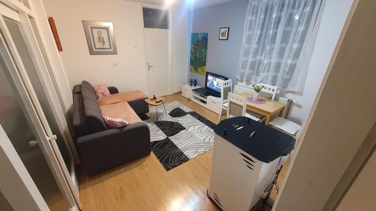 Apartman Dina Bihać Екстериор снимка
